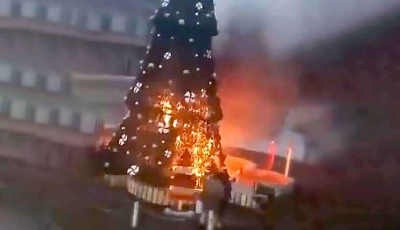 Until Christmas there is war in Syria. Pine trees are burned and Christians don't like it