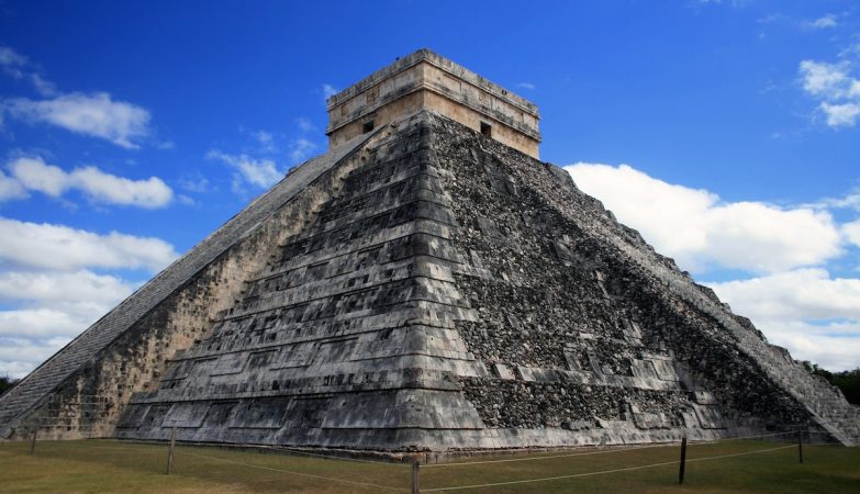 The Mayan civilization never collapsed: it lived for centuries after the fall of Chichén Itzá