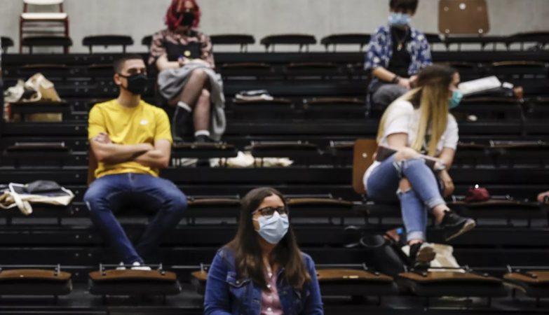 COVID: after all, masks and distancing for what and based on what? Criticism from the US Congress