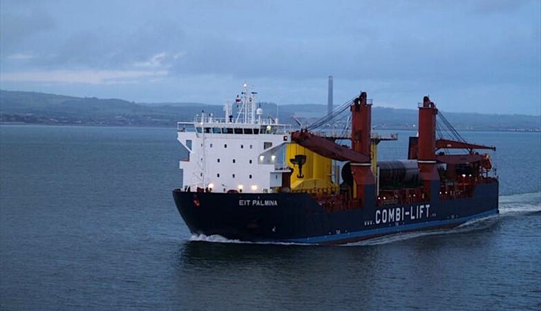 Russian ship explodes near Spain. It would be Putin's secret mission