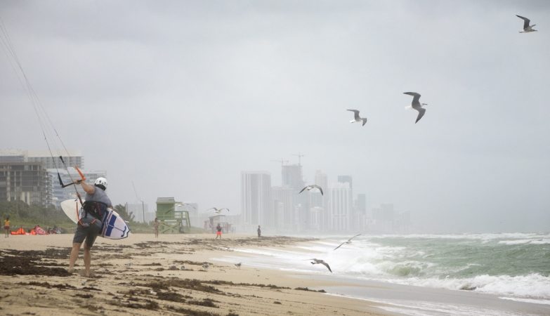 Luxury buildings are sinking in Miami Beach