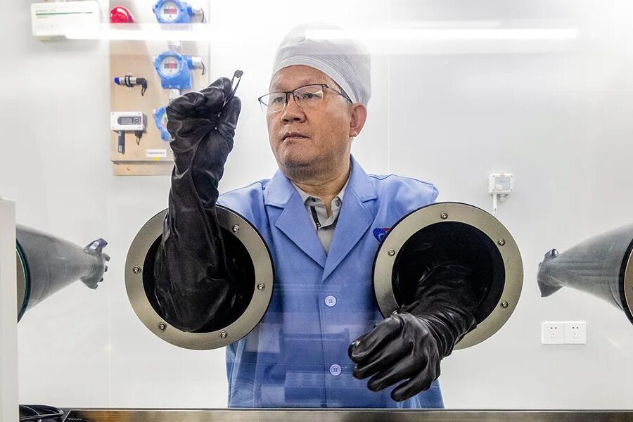 First to touch the Moon, the “spy” by Putin and eyes on… Trump. Who shaped Science in 2024