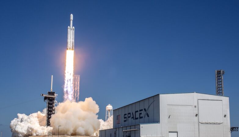 Taking a ride on SpaceX, the first Portuguese commercial satellite will create the “Twitter of the oceans”