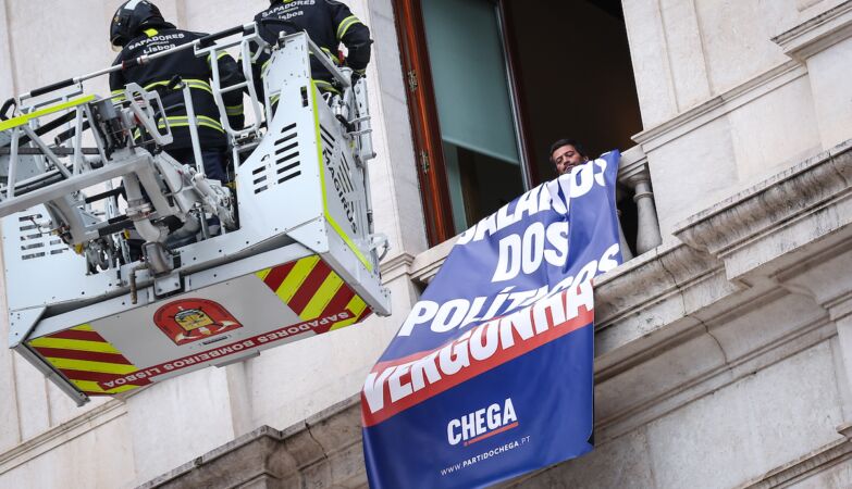 Complaint against Ventura. Public Ministry investigates Chega stripes