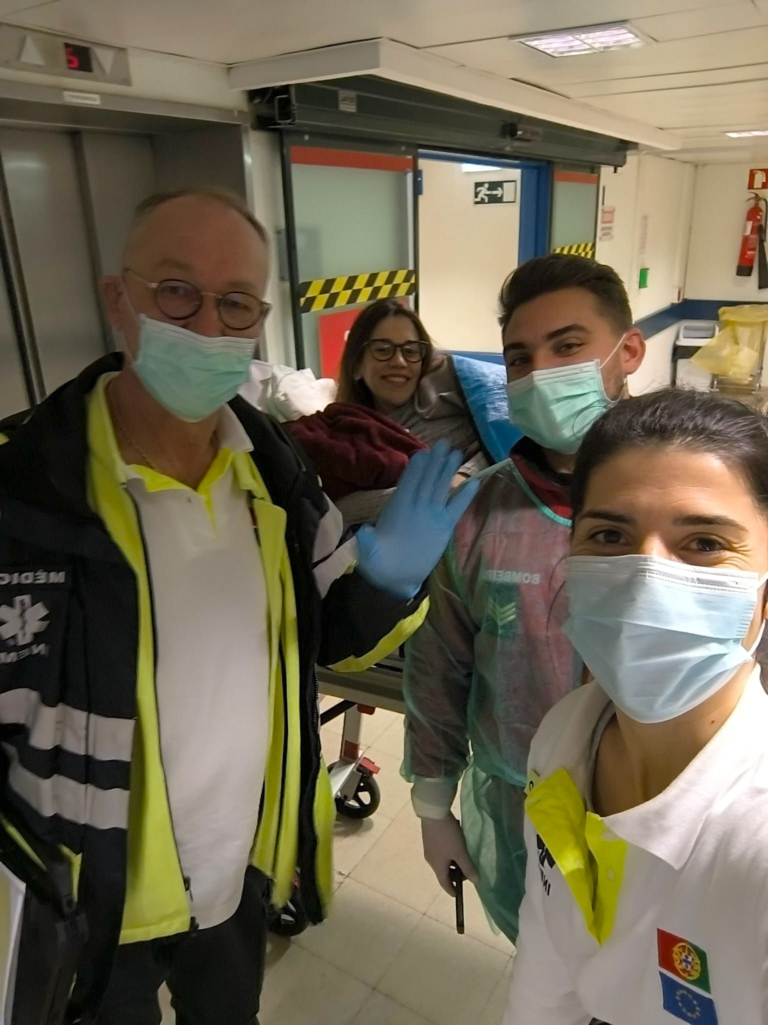 Firefighters from São Bartolomeu de Messines assist with home births on Christmas Day