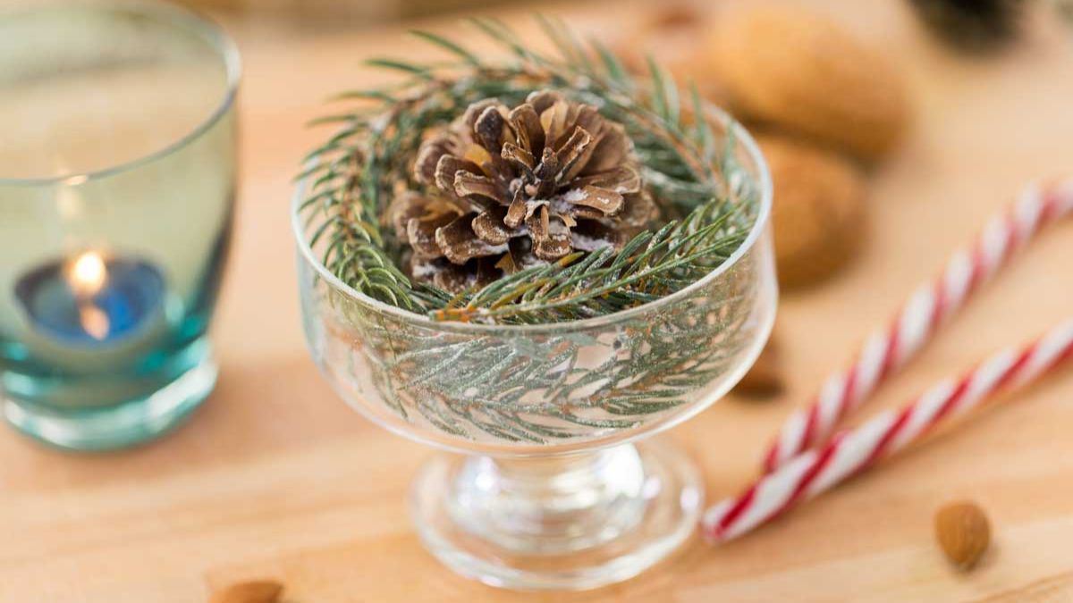 Centerpiece in glass goblets