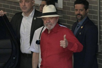 Lula returns to Brasília and brings together ministry for year-end review