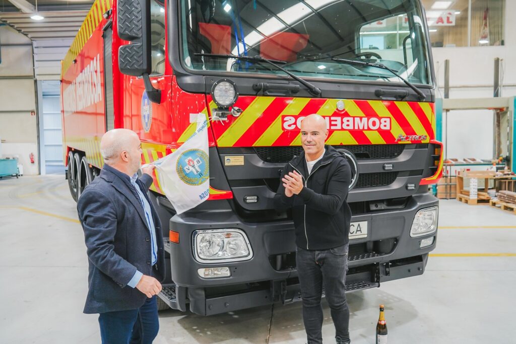 Laskasas Group offers a fire truck to the Rebordosa Volunteer Firefighters