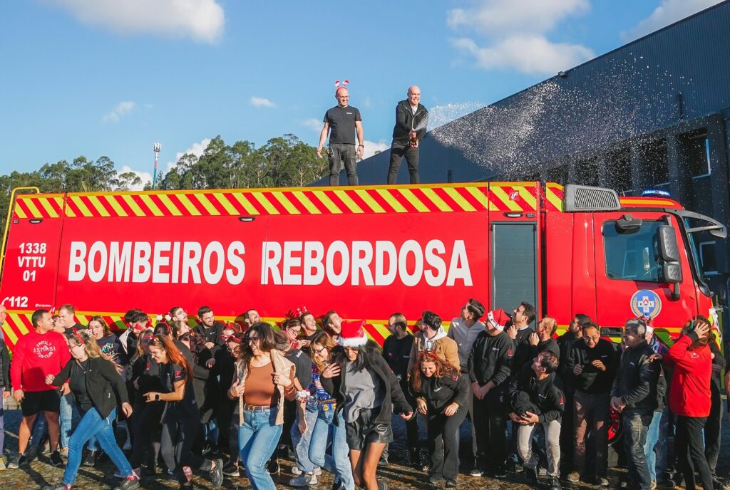 Laskasas Group offers a fire truck to the Rebordosa Volunteer Firefighters