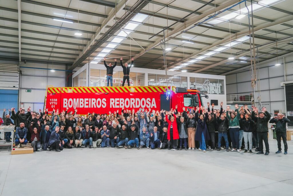 Laskasas Group offers a fire truck to the Rebordosa Volunteer Firefighters