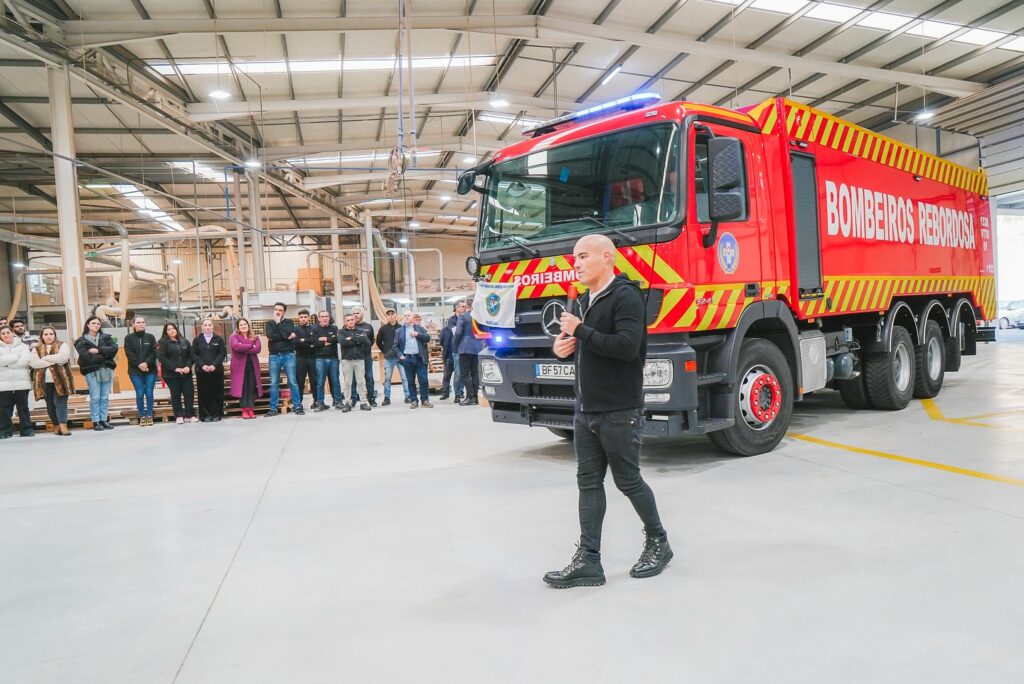 Laskasas Group offers a fire truck to the Rebordosa Volunteer Firefighters