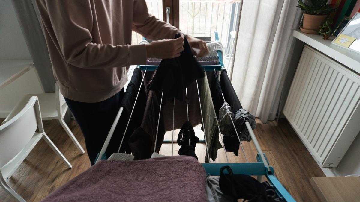 Can clothes be dried on the radiator?