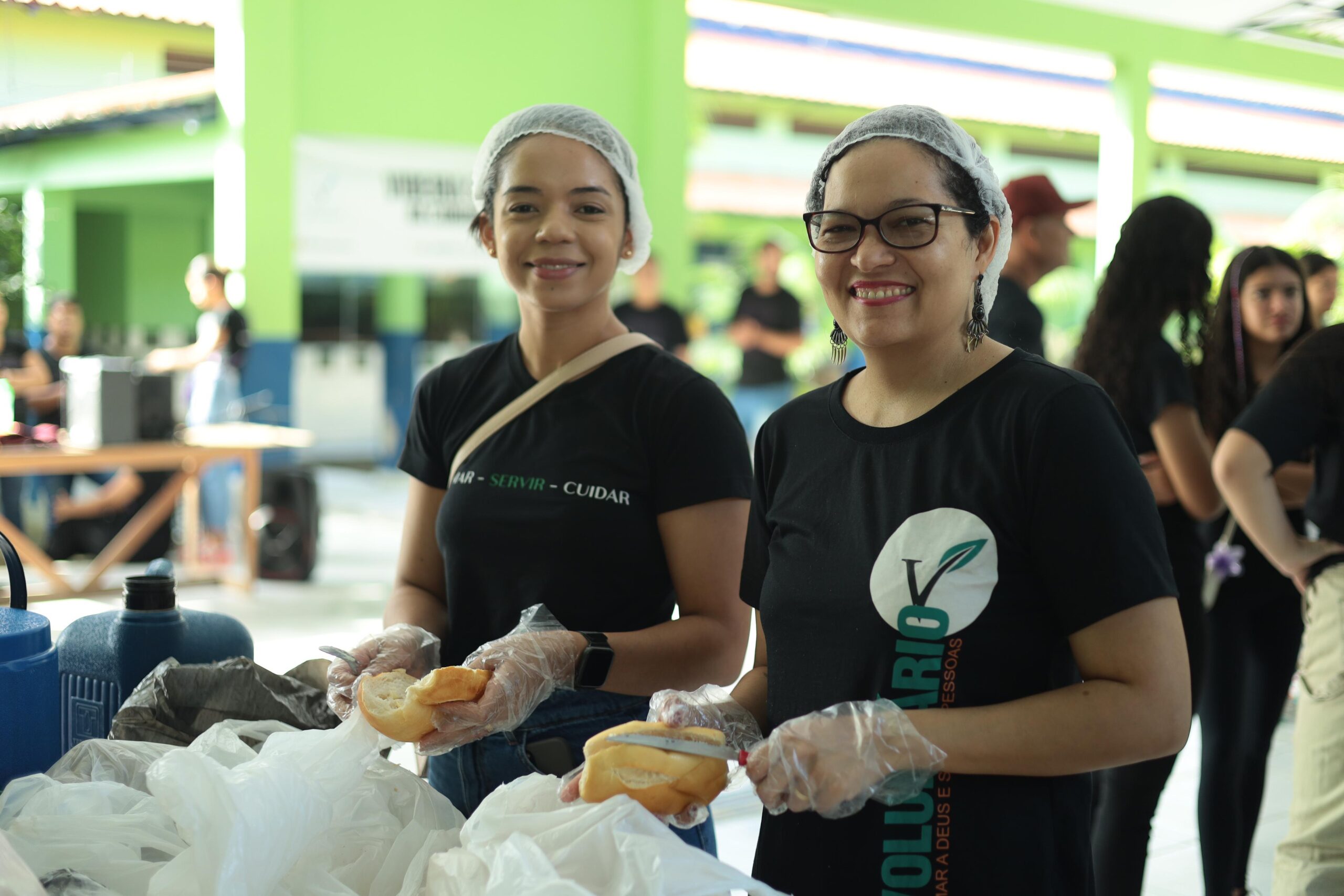 Videira na Comunidade serves around 800 people in Christmas solidarity action in Cidade do Povo