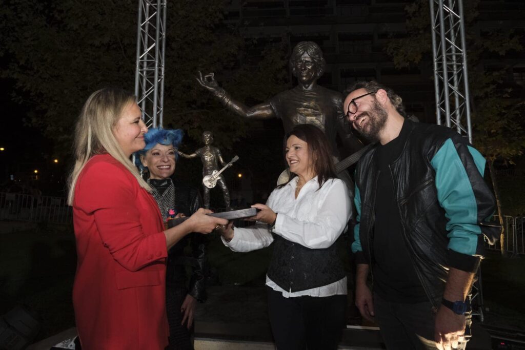 Zé Pedro dos Xutos & Pontapés is immortalized in Lisbon with a statue and garden in his honor
