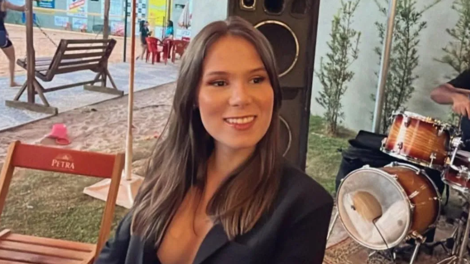 Woman who refused plane window celebrates: “30 thousand advertising”