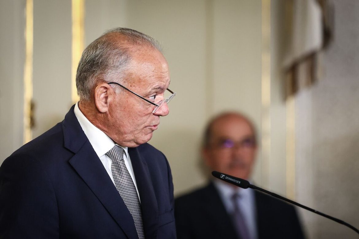 “The team wasn’t playing at all” and Amadeu Guerra “came out of the stands” to give the tactic
