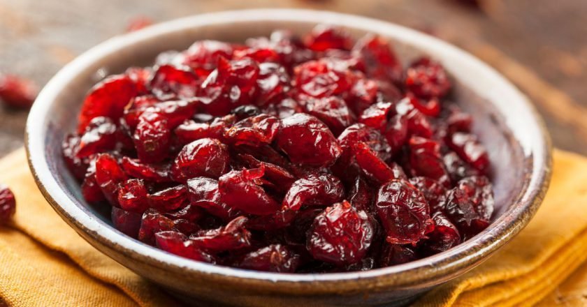 Why those who eat cranberries do not get sick: 9 super properties of this berry