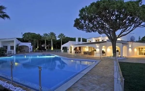 Ayrton Senna lived in a mansion in the Algarve, Portugal