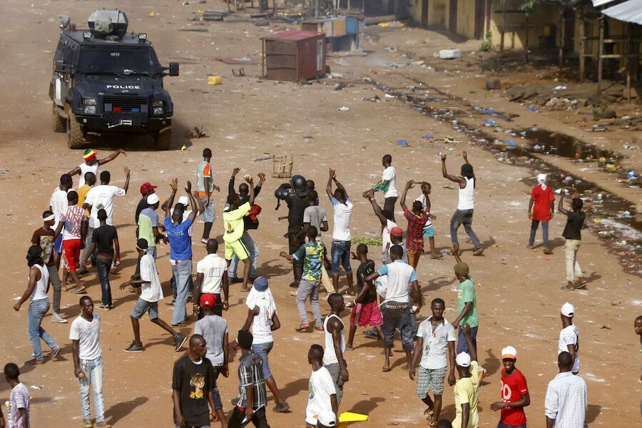 Confrontation between fans ends in tragedy: 56 dead in football game in Guinea-Conakry