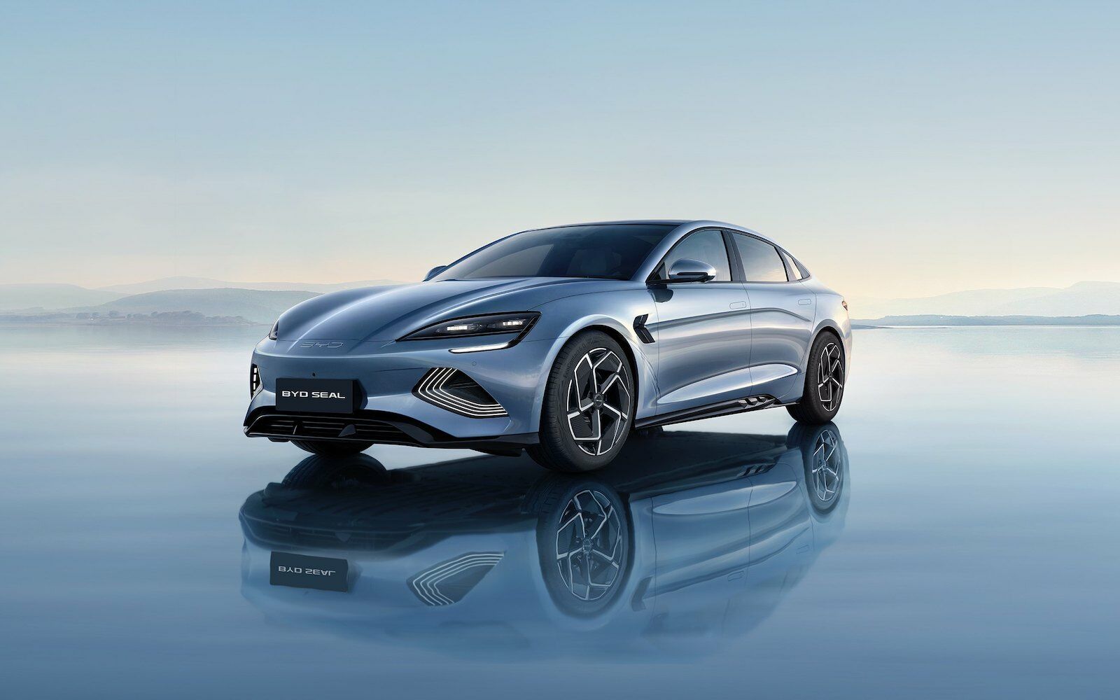 Electric cars will become cheaper and should cost as much as combustion cars by 2026