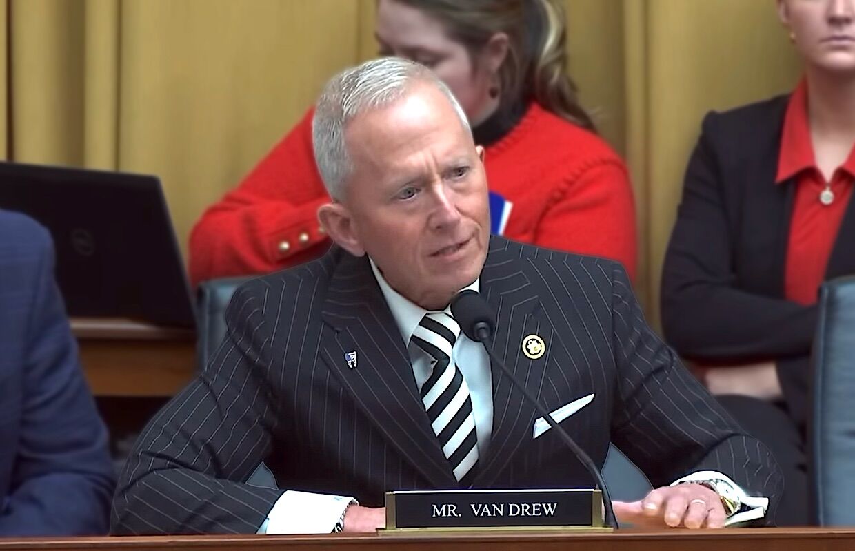 “I’m going to tell you the truth: Iran launched drones against the USA”, warns congressman