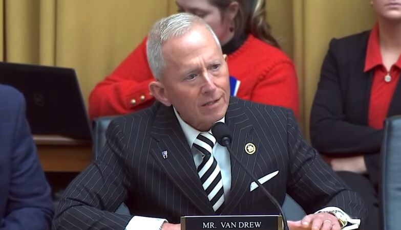 “I’m going to tell you the truth: Iran launched drones against the USA”, warns congressman