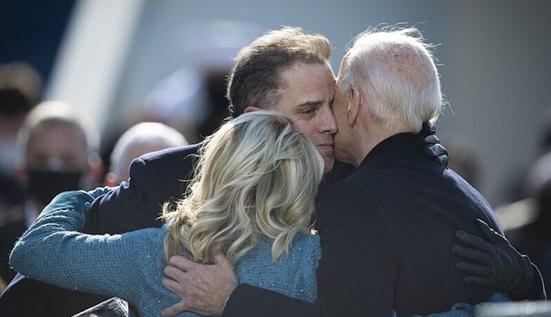 Biden breaks promise and gives “total and unconditional” pardon to son who should be arrested