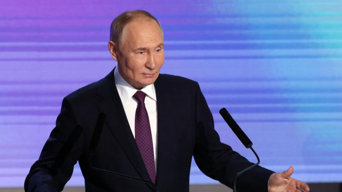 Putin refuses to negotiate over Ukraine's "illegitimacy"