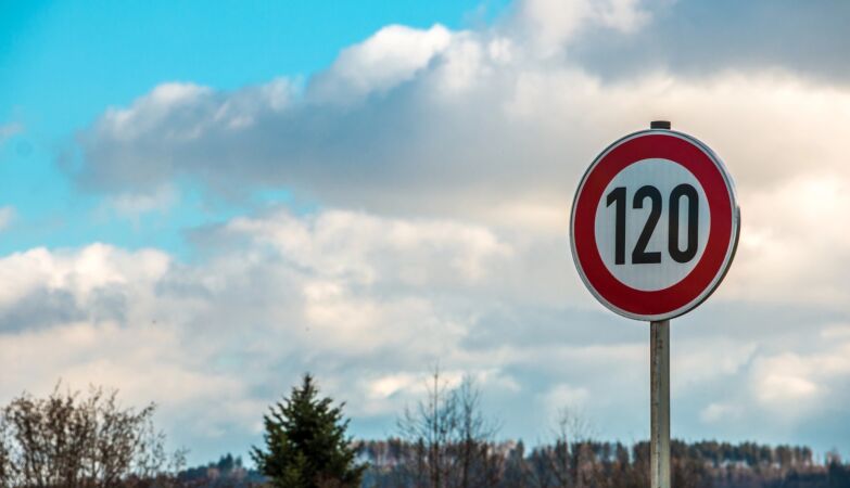 Mathematician reveals why it doesn't pay to exceed the speed limit on the motorway