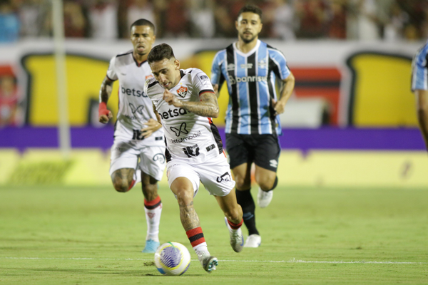 Gustavo, now ex-Mosquito, started against Grêmio in the penultimate round