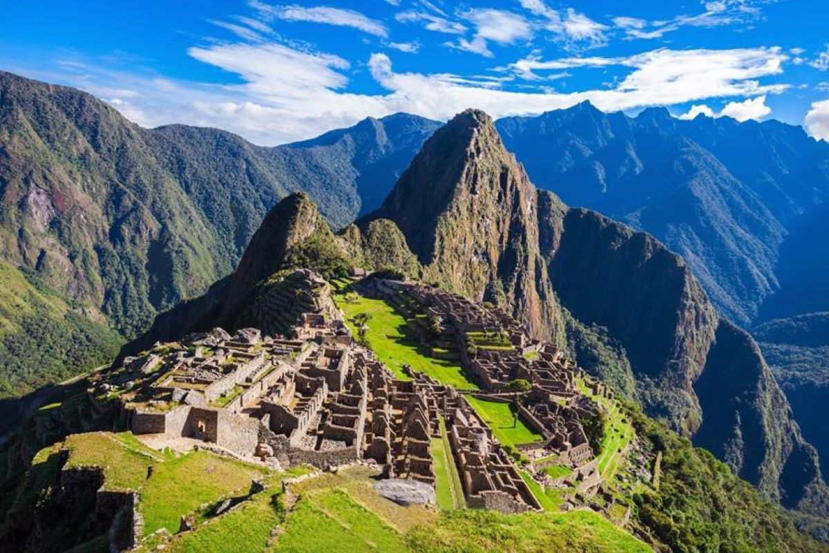 Color image of Machu PIcchu, Peru