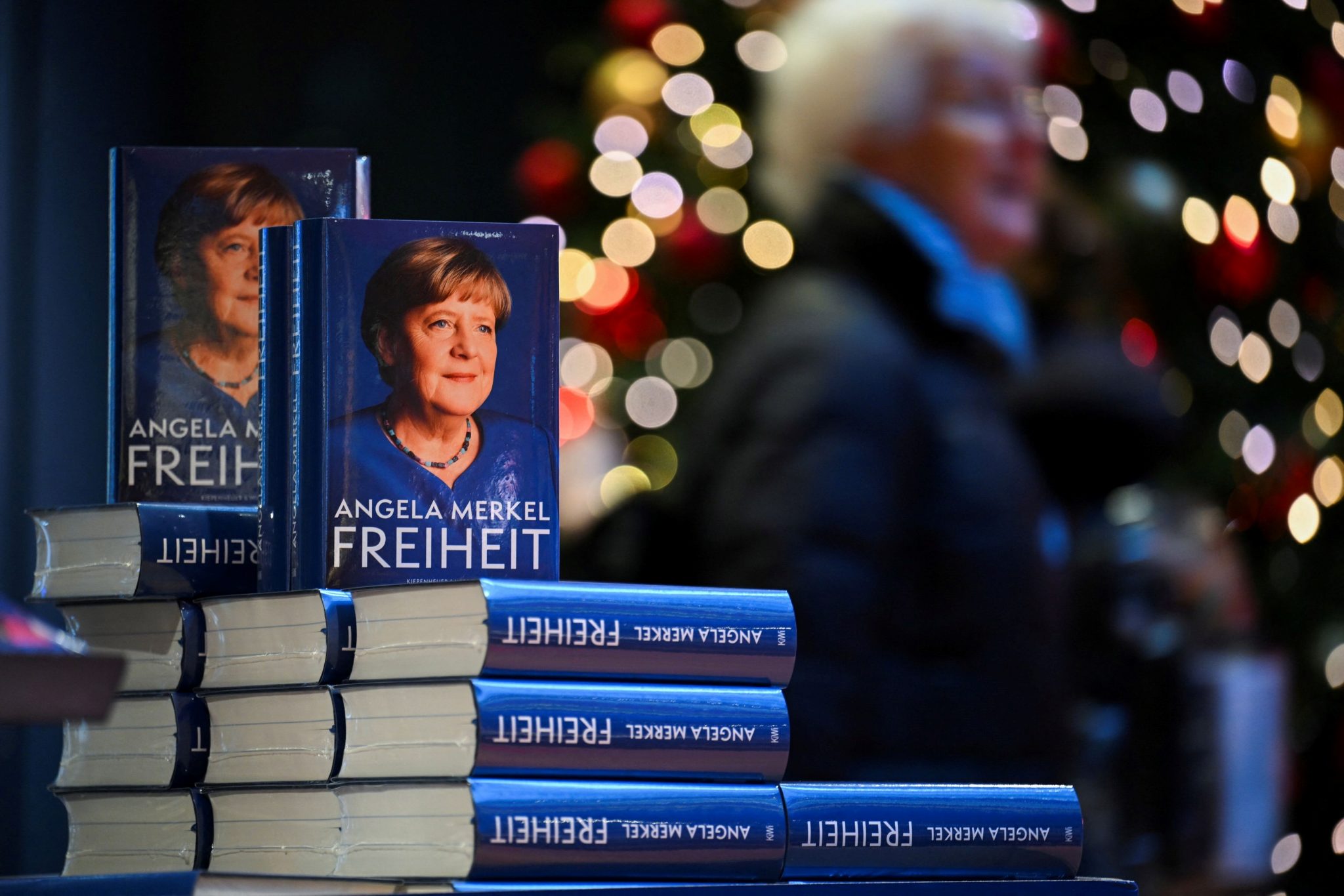 Merkel: Intense criticism of her book - "Arrogance and no self-criticism"