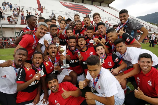 Team that played with Vini at Flamengo