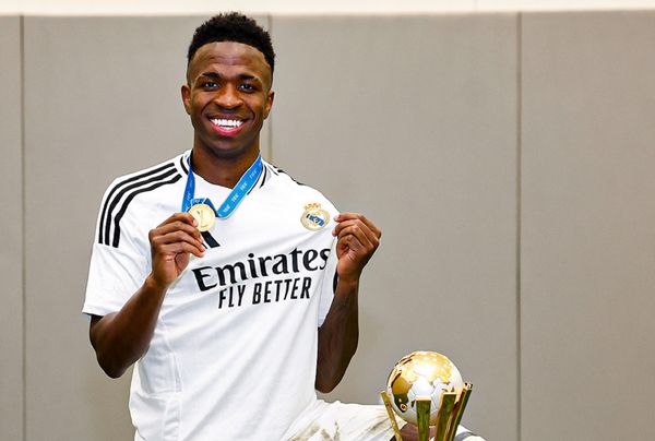 Vini Jr. celebrates Intercontinental Cup title 