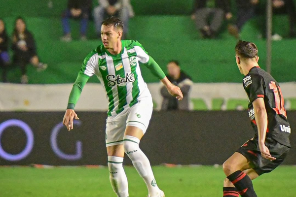 Vitória is interested in signing defender Zé Marcos