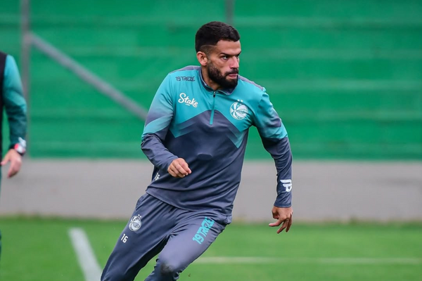 Midfielder Jadson renews contract with Juventude until 2026