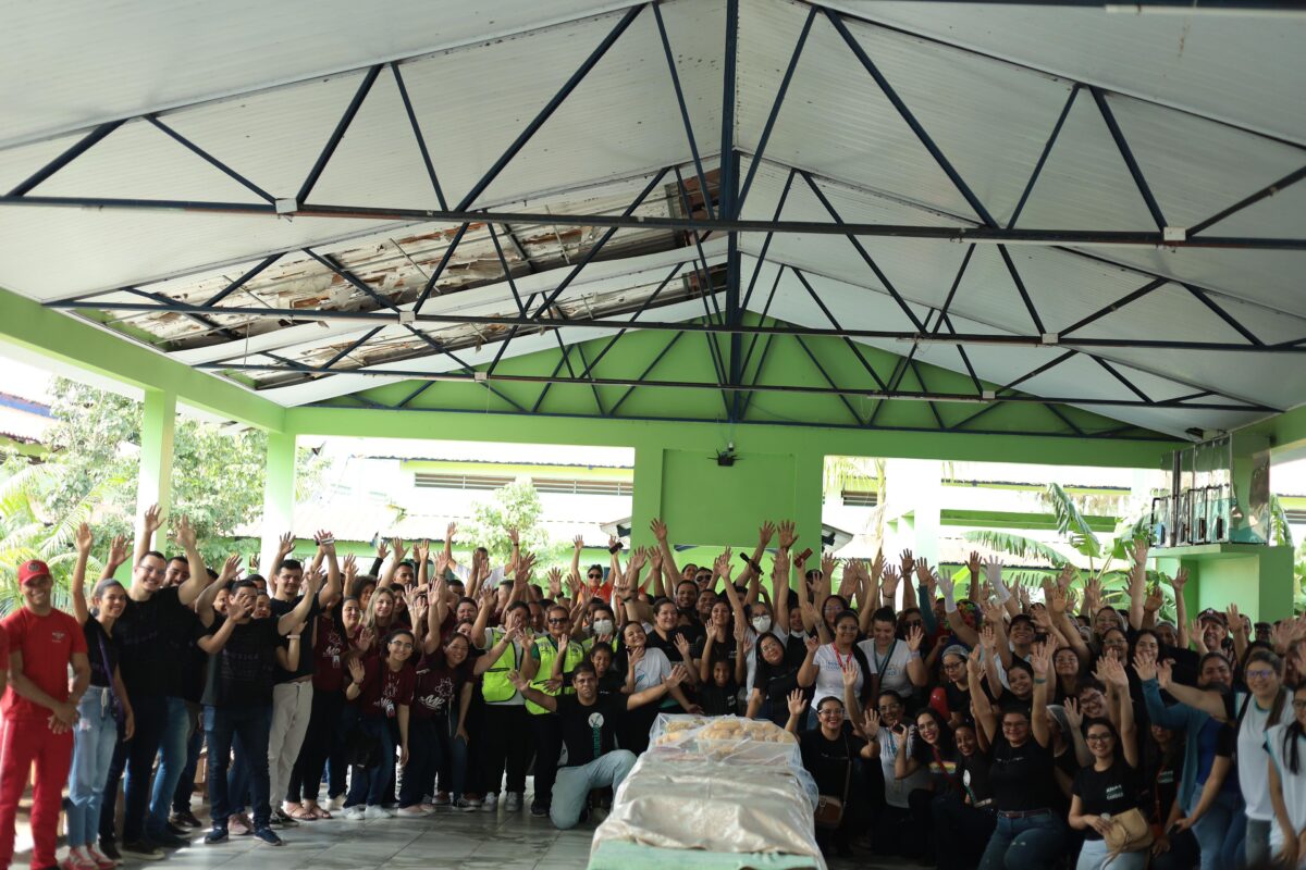 Videira na Comunidade serves around 800 people in Christmas solidarity action in Cidade do Povo