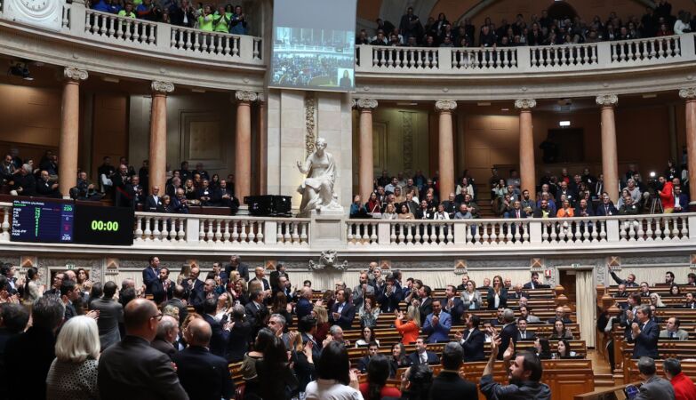 parliament plenary session