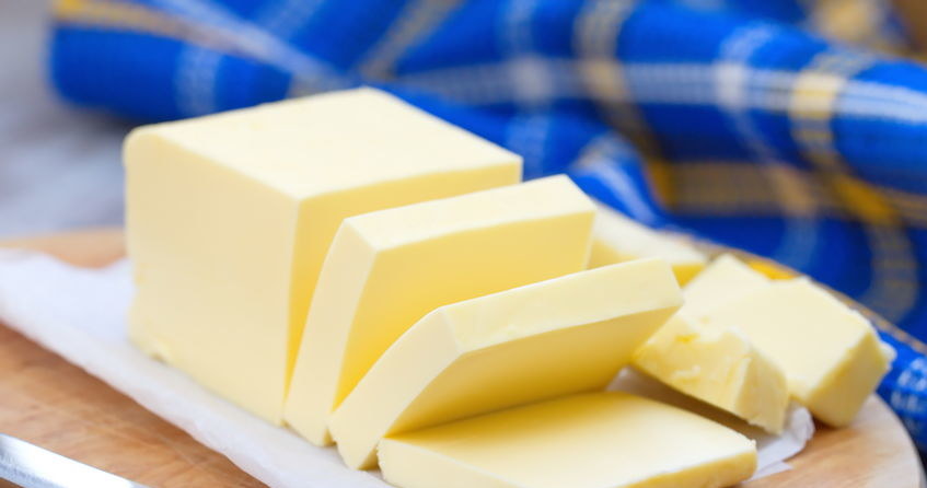 To make the butter melt faster, it is worth cutting it into smaller slices.