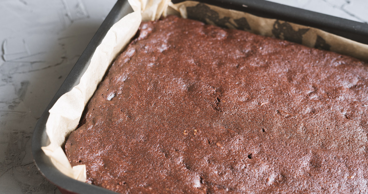 Avocado instead of butter is a simple solution for a lower-calorie chocolate cake that will be fluffy and moist inside. /123RF/PICSEL