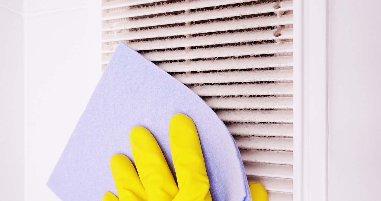 Regular cleaning of the ventilation grill will help maintain proper air circulation /123RF/PICSEL