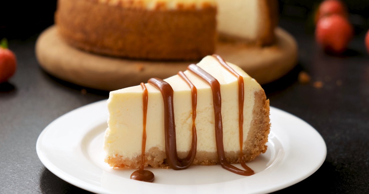 The cheesecake will be even creamier if you bake it in a water bath. /Canva Pro /INTERIA.PL