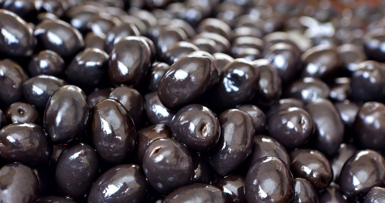 Both black and green olives should be included in the diet. /123RF/PICSEL