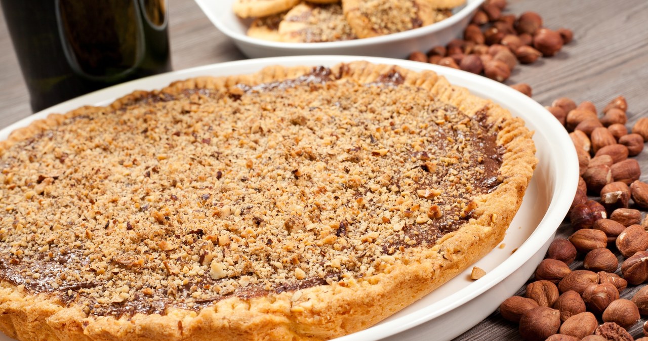 Nut tart is a perfect combination of a mixture of nuts and caramel mass. /Pixel