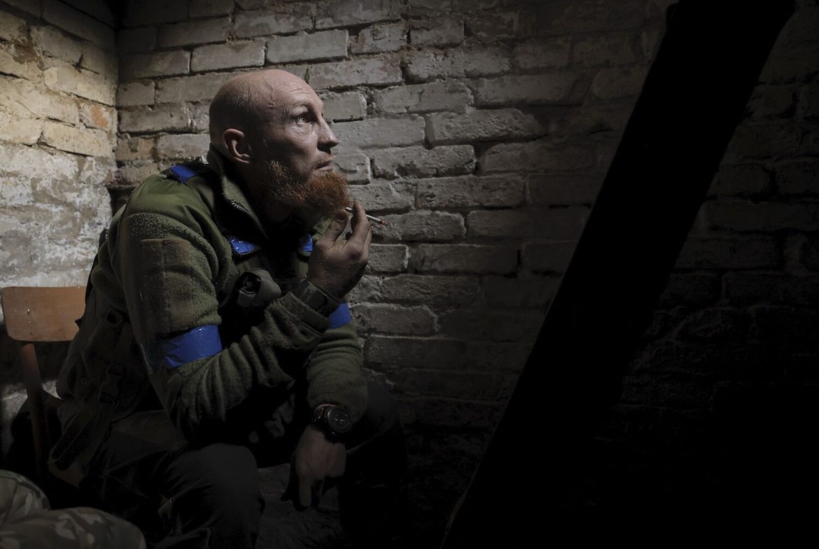 Russia advances on Donetsk. Germany admits sending German soldiers to buffer zone
