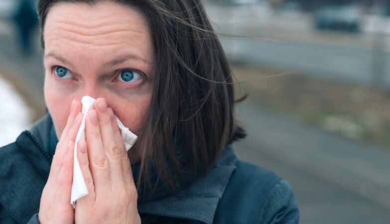 No, the cold does not make us constipated (but it can bring fatal problems)