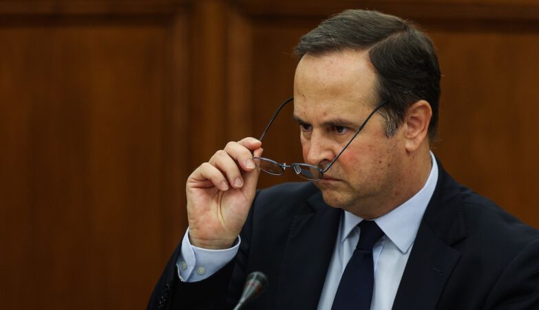 The PS is the party with the most defendants in Parliament. The right has absolute majority