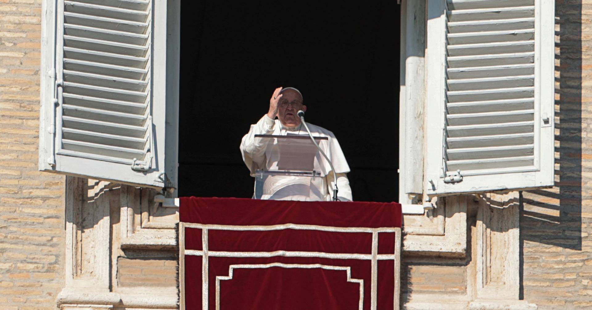 "War always destroys": Pope reminds us that peace is the only way