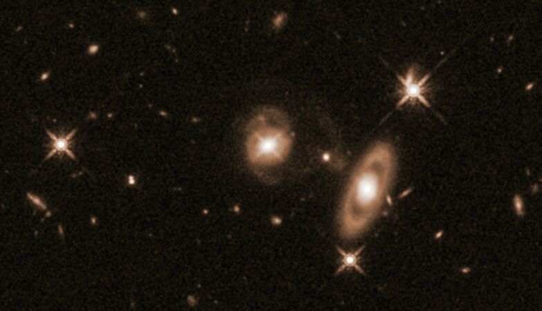 Hubble captures surprising spiral-shaped quasar