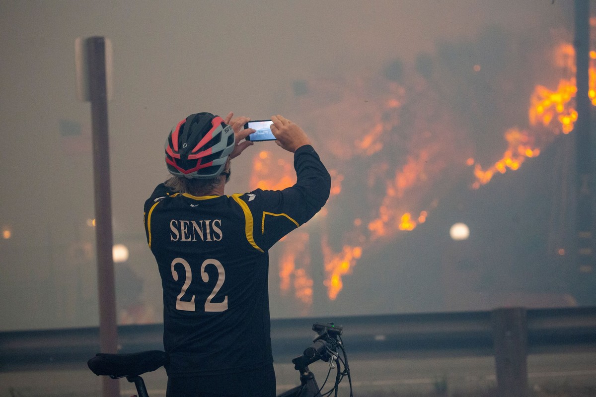 Fire in Los Angeles: At least two dead - Eerie images from the triple front of fire